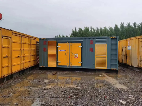 贵州柴油发电机如何判断干式空气滤清器是否需要更换？